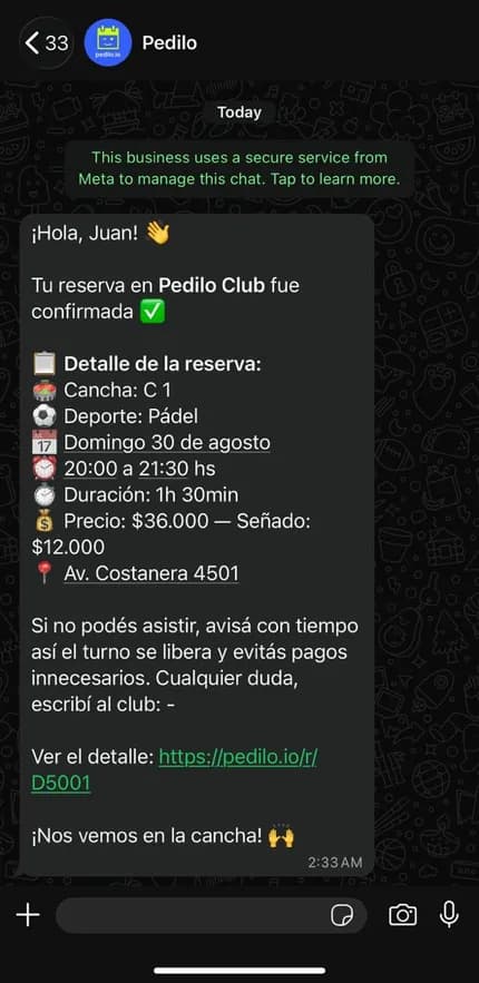El WhatsApp que recibe el cliente: su turno confirmado, con cancha, día, hora, precio y el link de la reserva